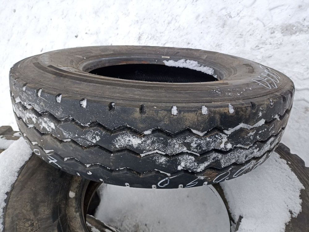 11R22.5 Kama NF701 шина б/у