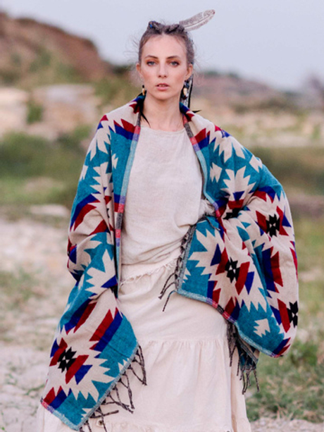 Палантин теплый с орнаментом Навахо