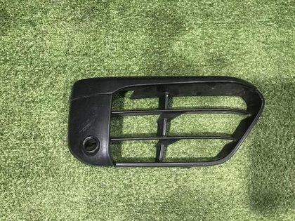 Решетка переднего бампера правая BMW X1 F48 (2015-2019)