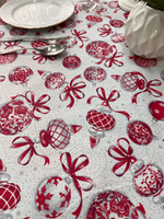 Скатерть "Новогодние игрушки на белом фоне" без пропитки
