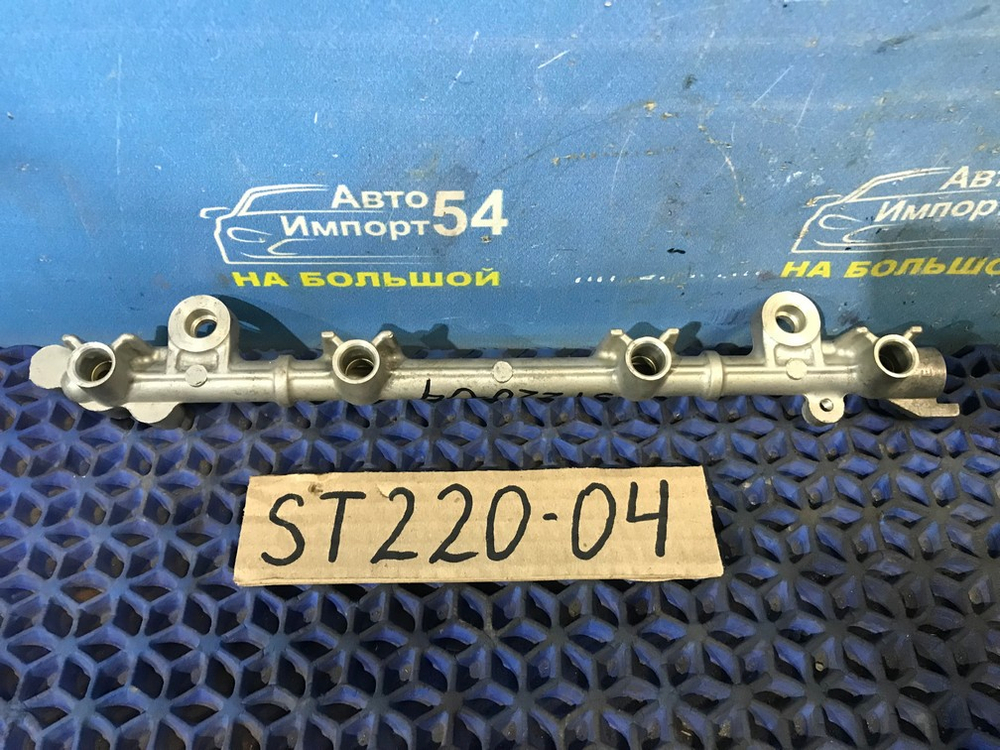 Топливная рейка TOYOTA AVENSIS 2001