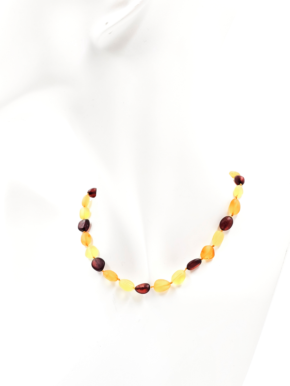 Детские бусы из янтаря