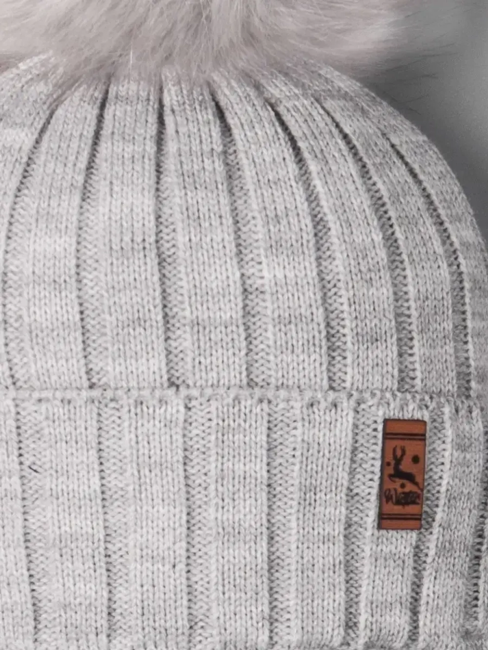 Шапка зимняя для мальчика на завязках и снуд