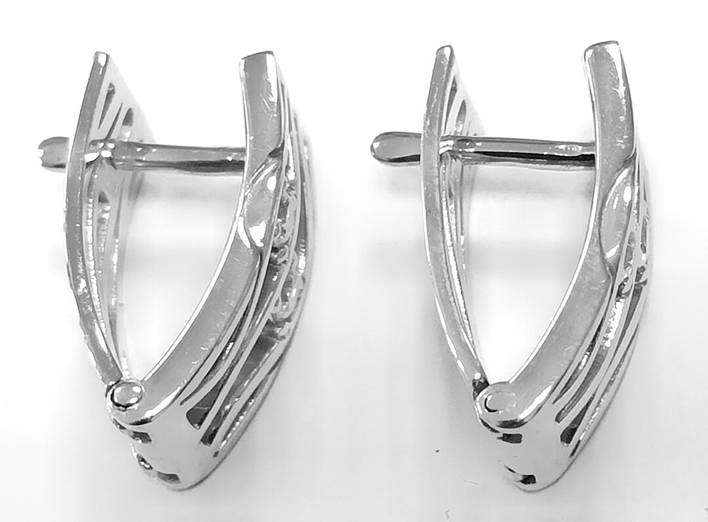 Ювелирные серьги из серебра с белыми фианитами