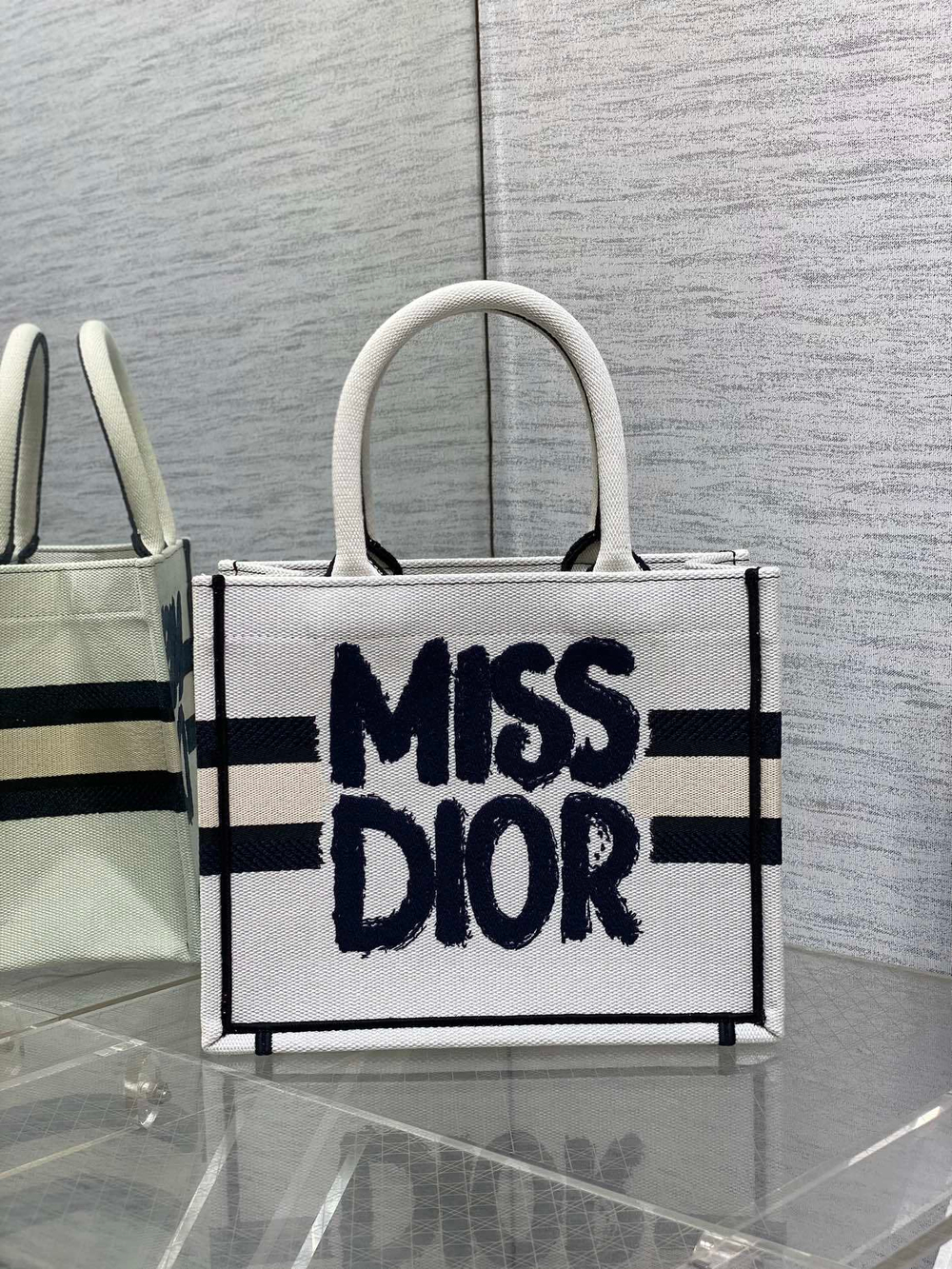 Christian Dior Book Tote 26 cm