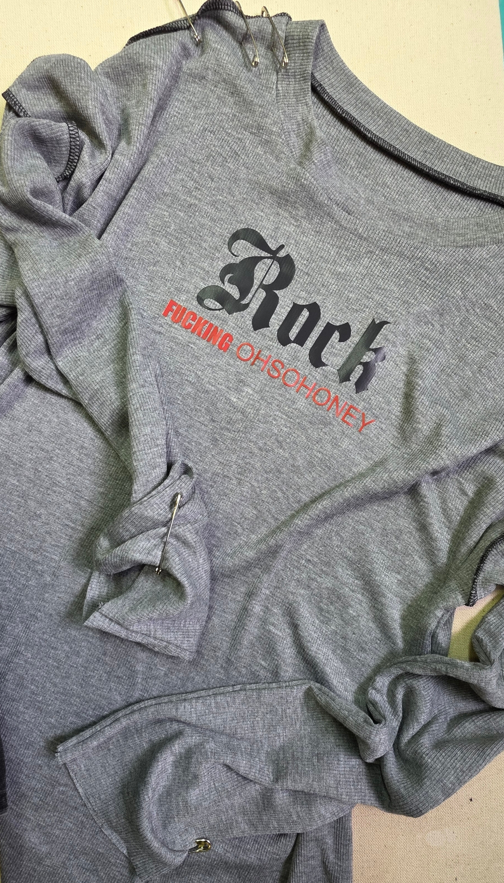 Rock Лонгслив с булавками серый