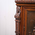 Резной буфет в стиле Ренессанс