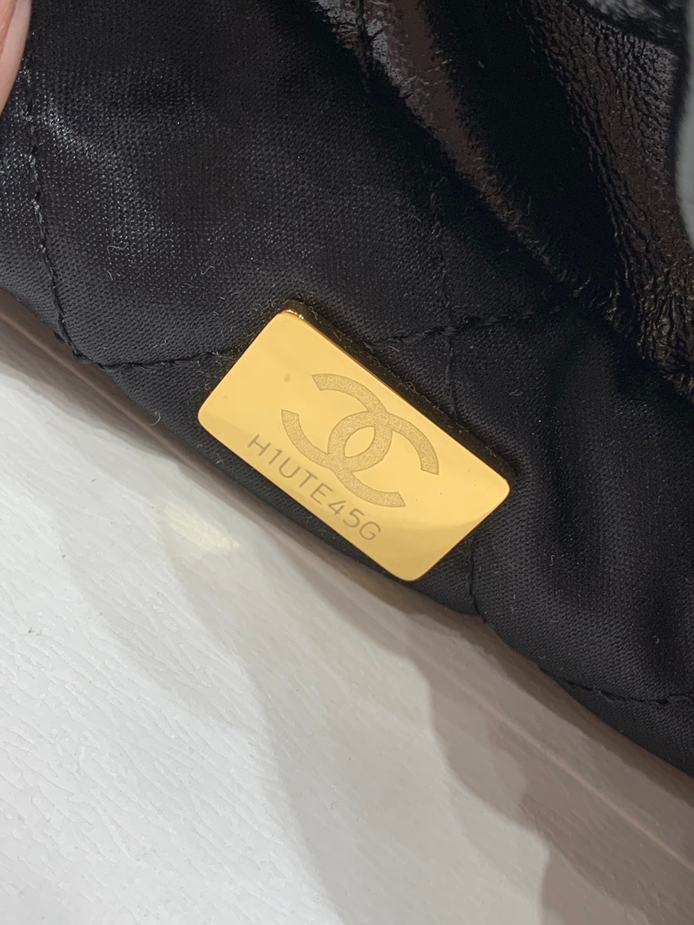 Chanel 22 Mini Handbag 20 cm