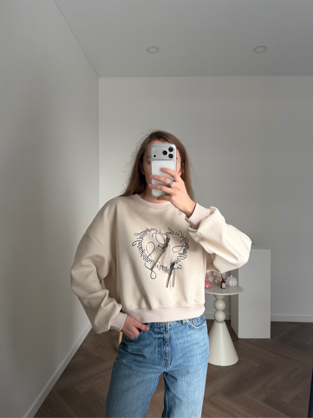 Свитшот Купидон бежевый