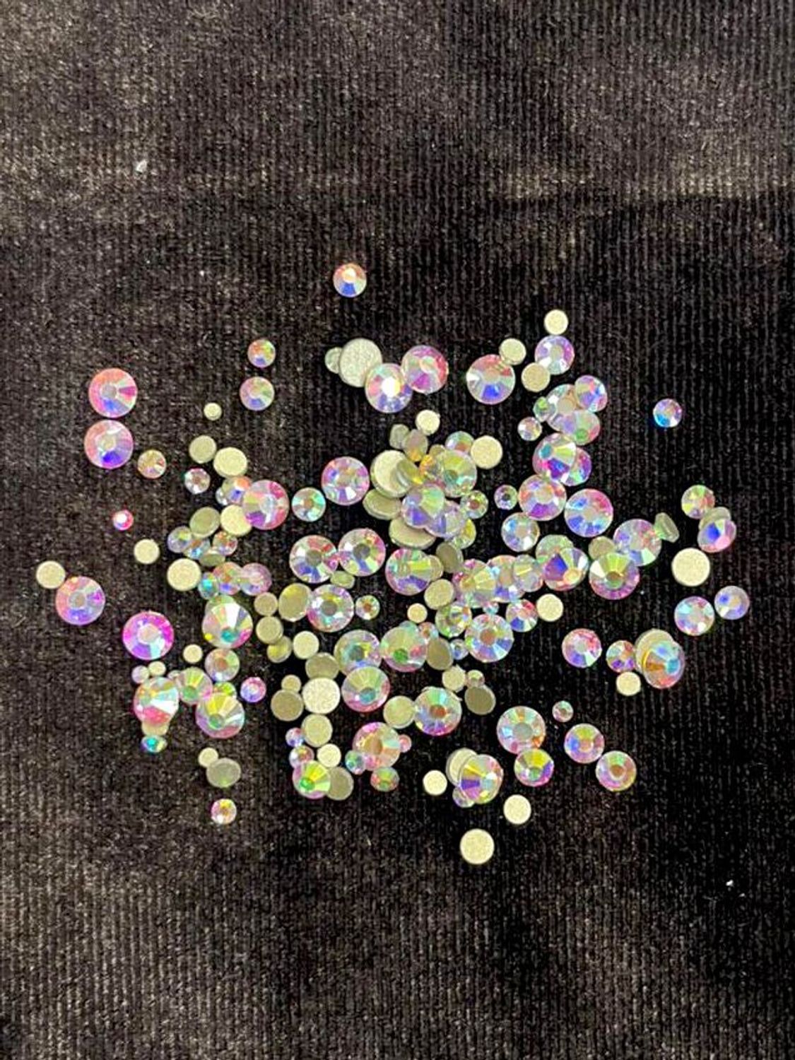 Стеклянные стразы  (размер микс) 1140шт, цвет хамелеон фиолетово-желтый