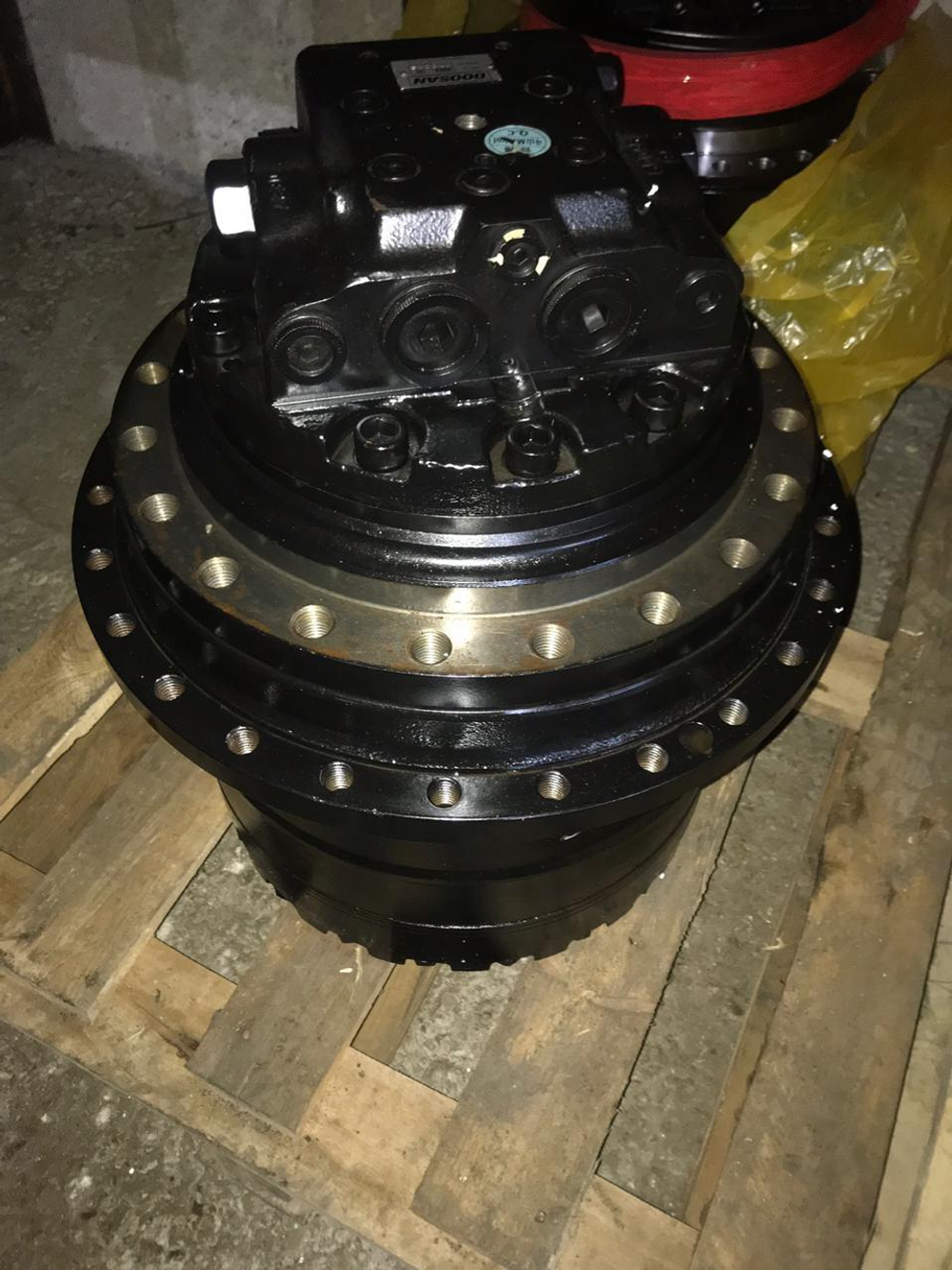 редуктор хода с мотором Kobelco SK115