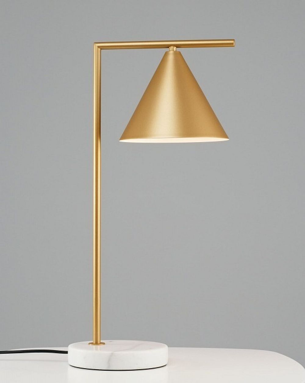 Настольная лампа декоративная Moderli Omaha V11595-1T