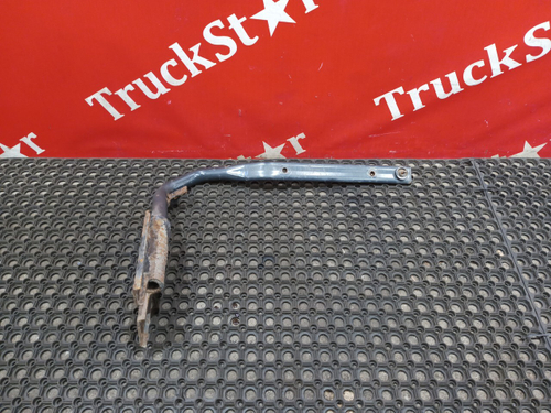 Кронштейн крыла переднего левого