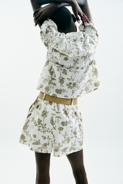 ZARA ШОРТЫ-БЕРМУДЫ С ВЫШИВКОЙ И ПЕРФОРАЦИЕЙ, БЕЛЫЙ/ХАКИ