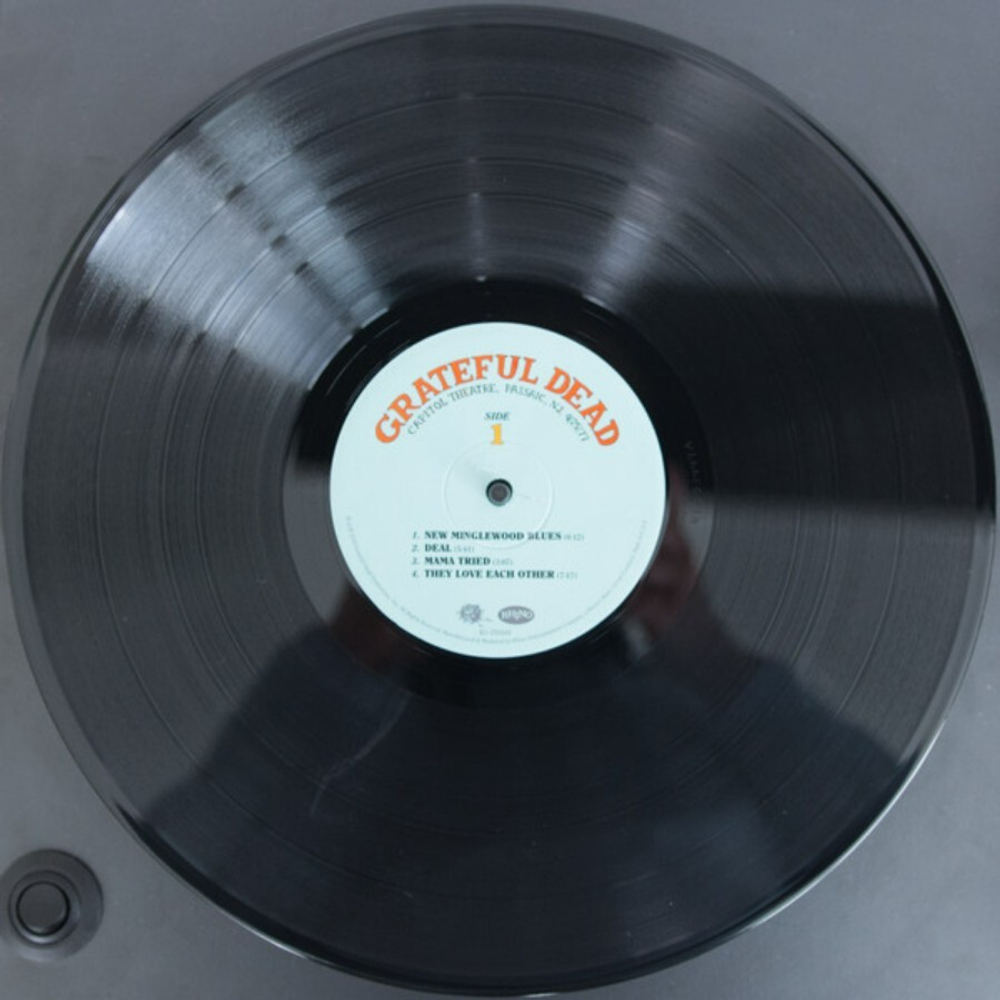 Grateful Dead / Capitol Theatre, Passaic, NJ, 4/25/77 (Limited Edition)(4LP)