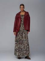 Женская кожаная куртка-косуха цвета марсала