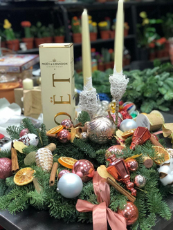 Композиция на праздничный стол