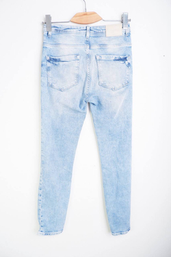 Джинсы Zara с порезами, маркировка 34, визуально на 40 размер