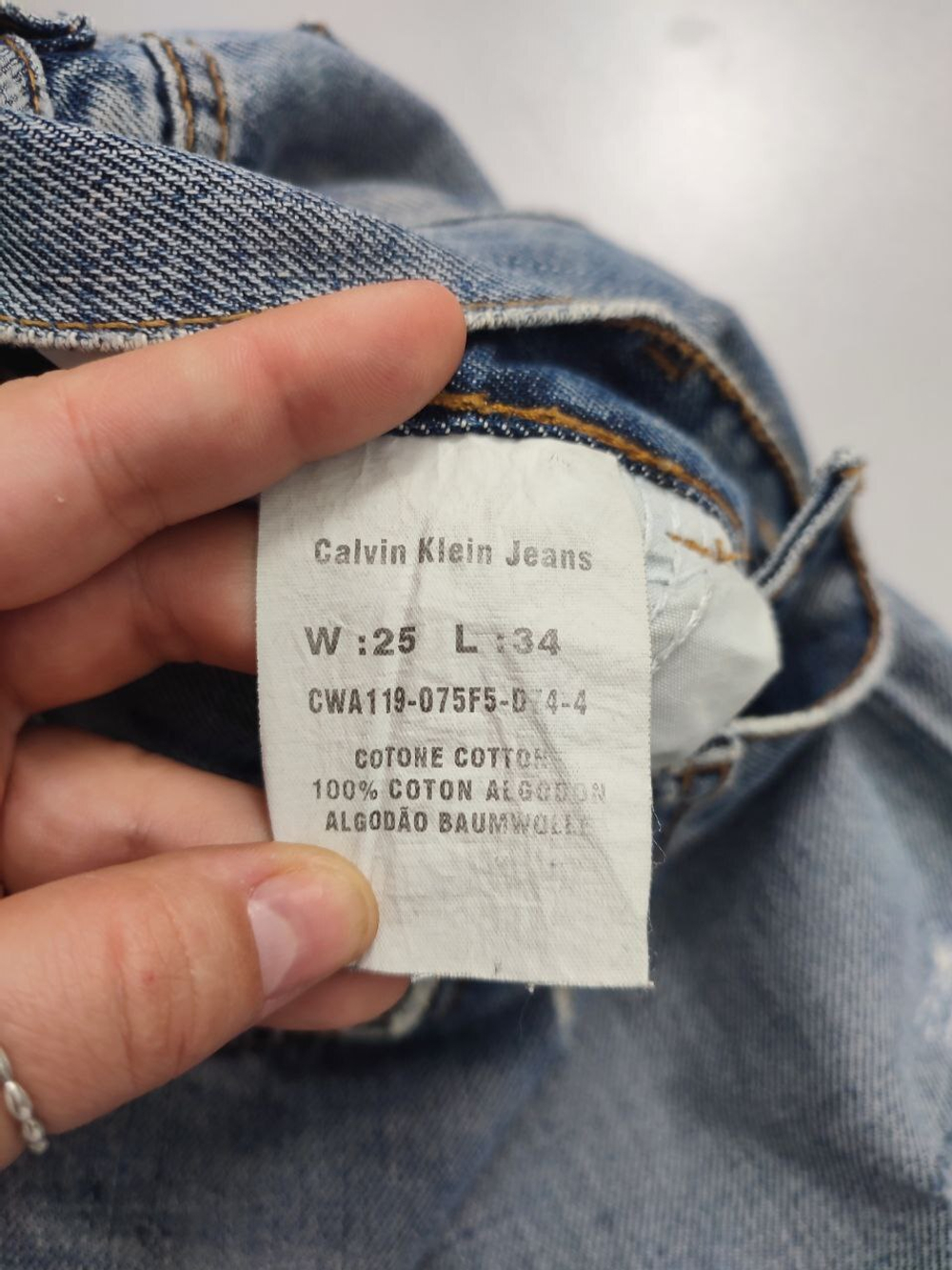 Джинсы Calvin Klein с потертостями 40 размер