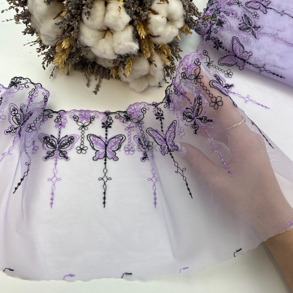 Вышивка на сетке светло-фиолетовая 17 см