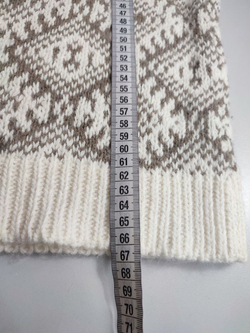Свитер с узором  46 размер