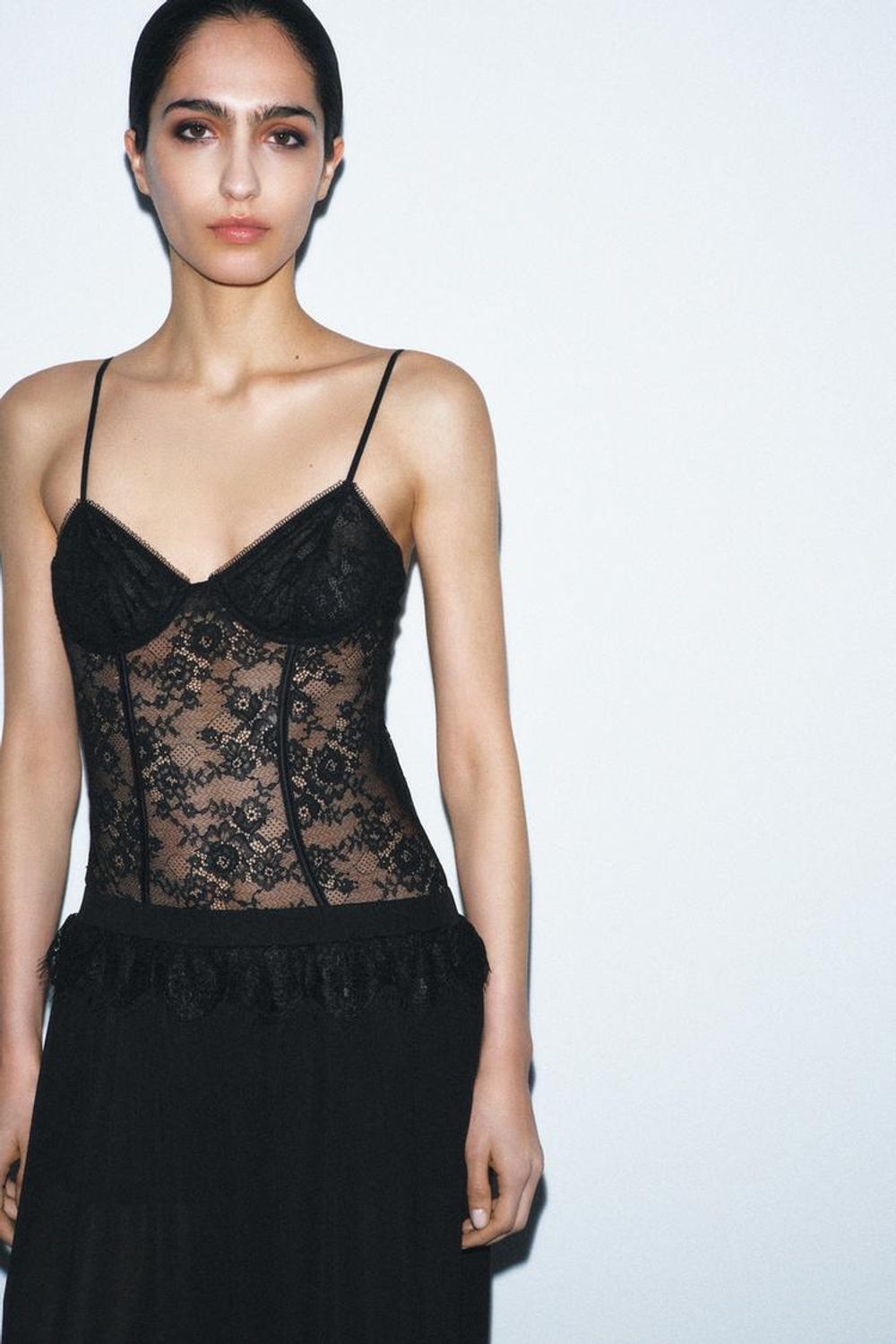 ZARA КРУЖЕВНОЕ БОДИ С ОТКРЫТОЙ СПИНОЙ, ЧЕРНЫЙ