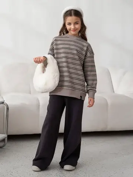 Спортивный костюм для девочки в школу