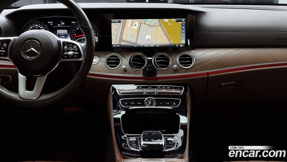 Mercedes-Benz E-Class W213 E220d Exclusive (10.2019)