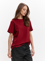 футболка в цвете брусника на Новый год