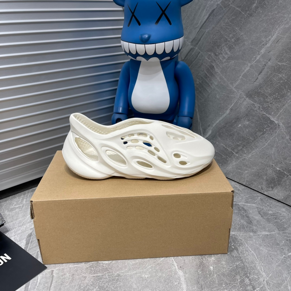 Adidas Yeezy Foam Runner