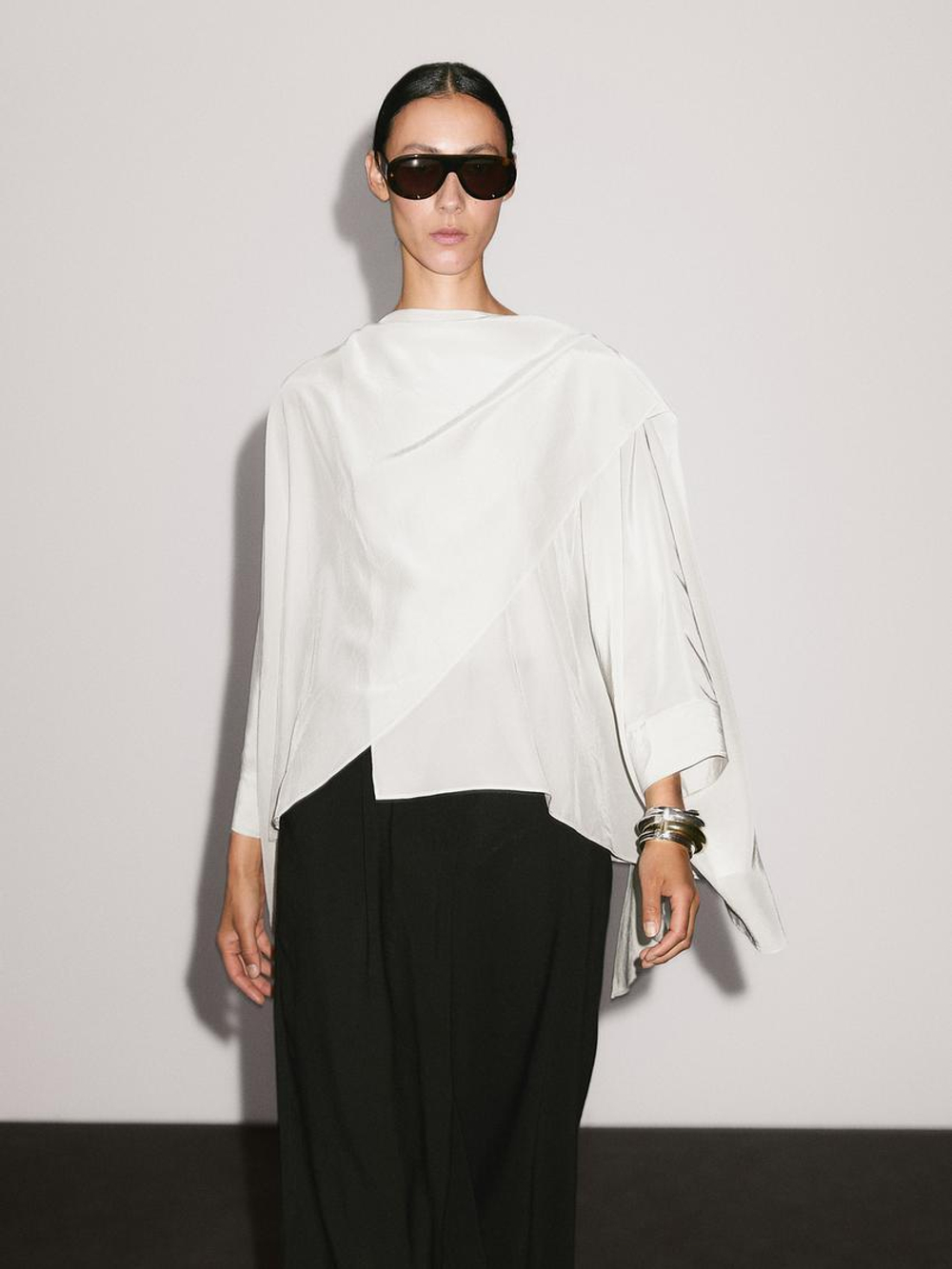 Massimo Dutti Короткая накидка из струящейся ткани с рукавами, натуральный, кремовый