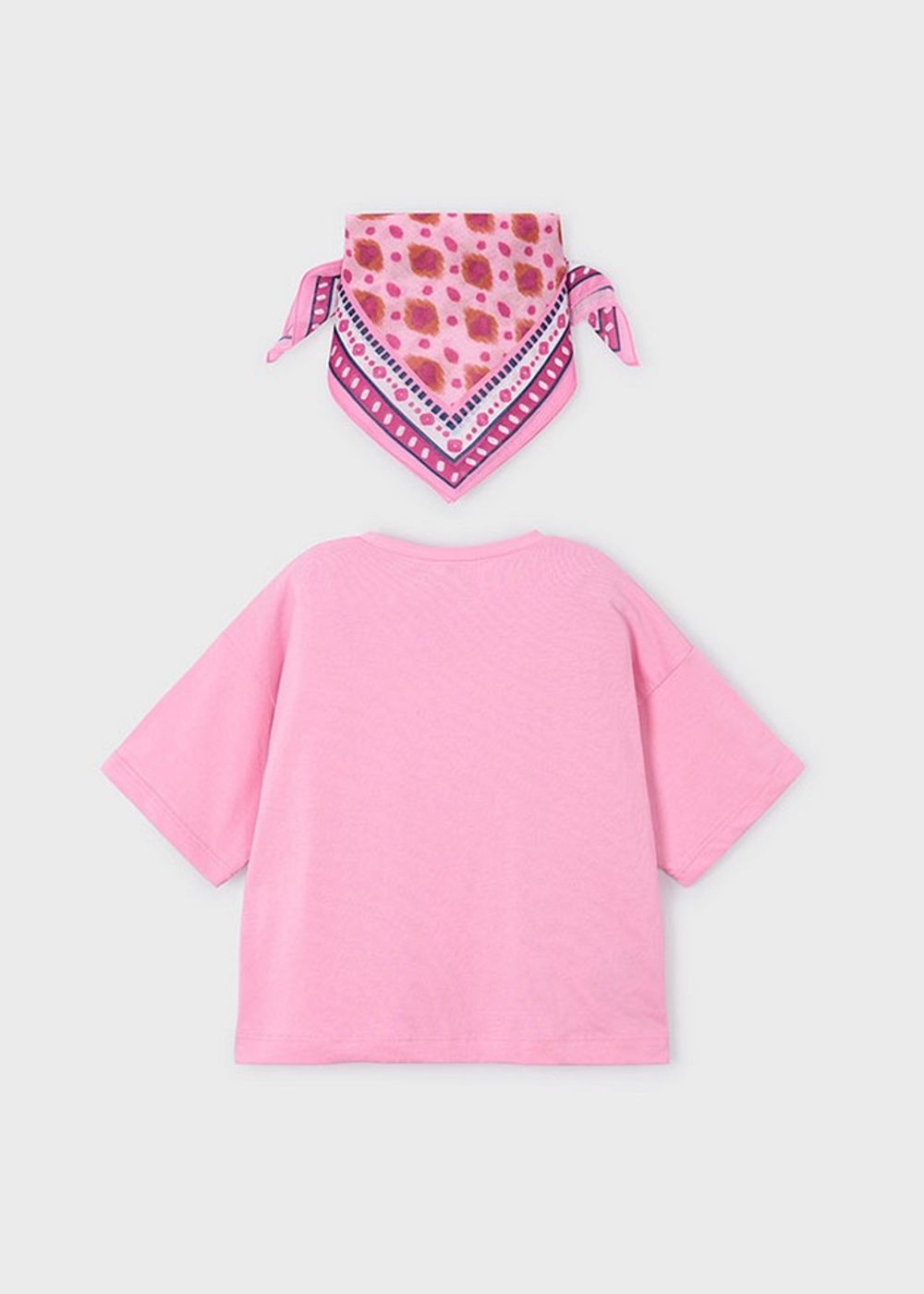 футболка с платком