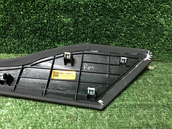 Накладка салона правая LR Discovery Sport (19-нв)