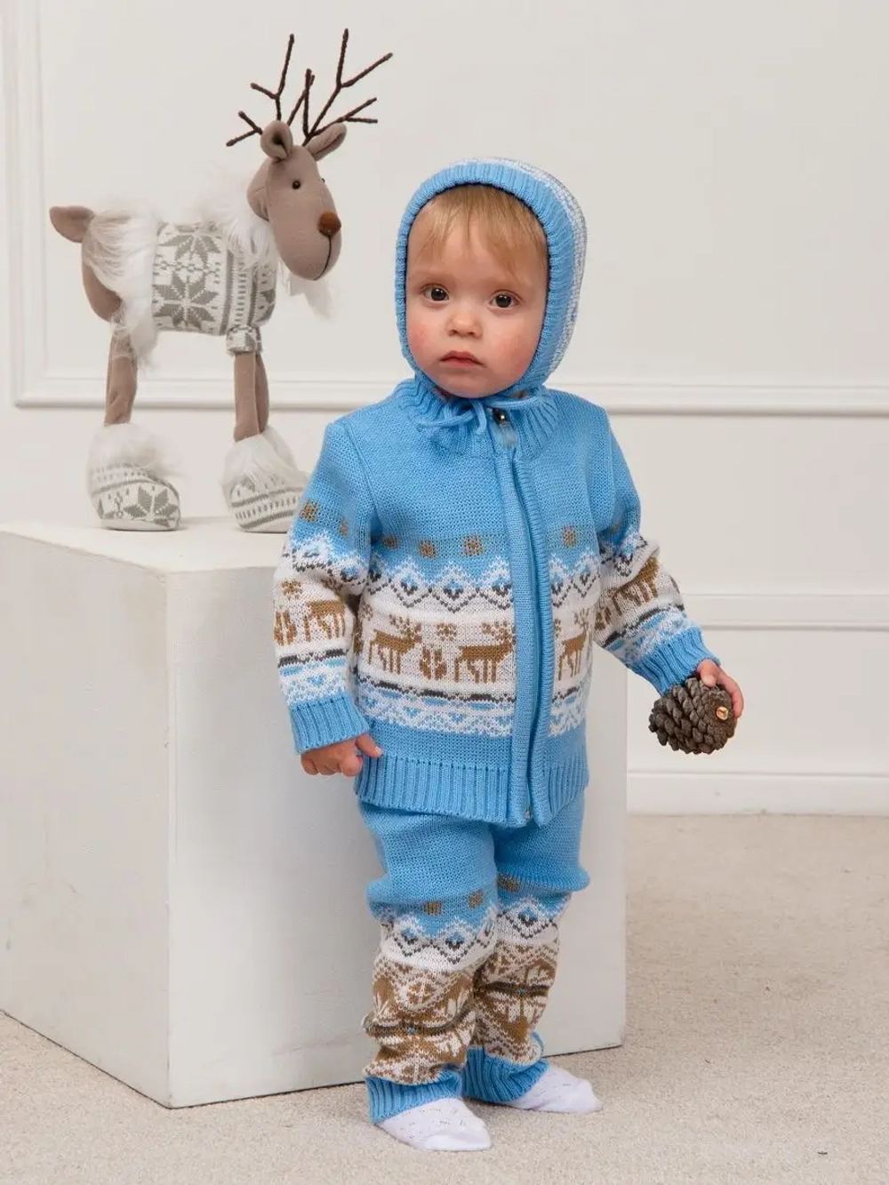 Костюм вязаный