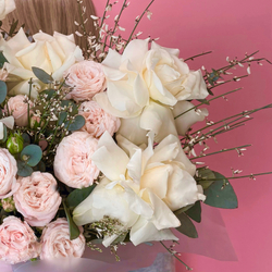 Авторская композиция с изысканными французскими розами