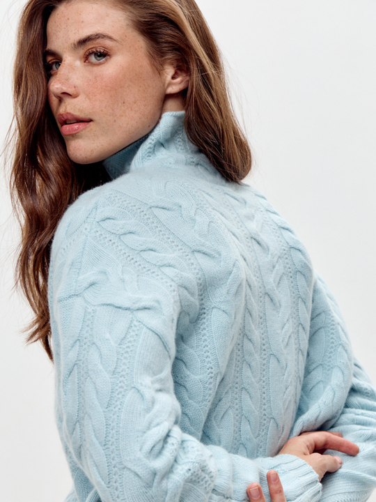 Кашемировый свитер с косами