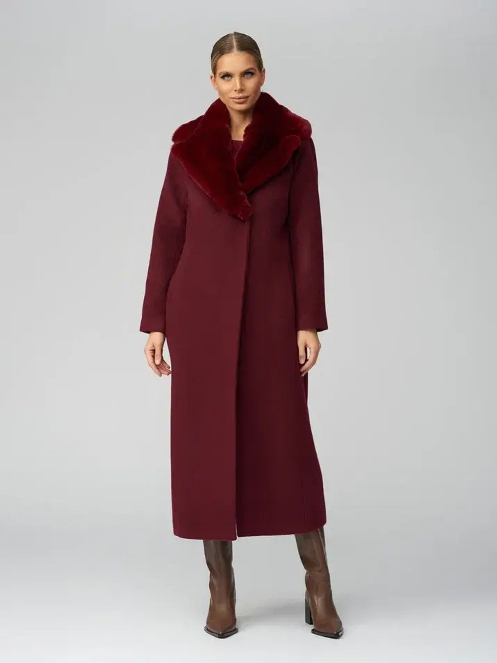 Женское шерстяное пальто с мехом и поясом