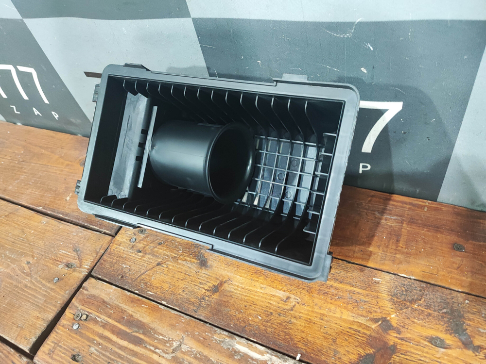 Корпус воздушного фильтра Kia Rio 4 (FB) 17-нв Б/У Оригинал 28110H8100