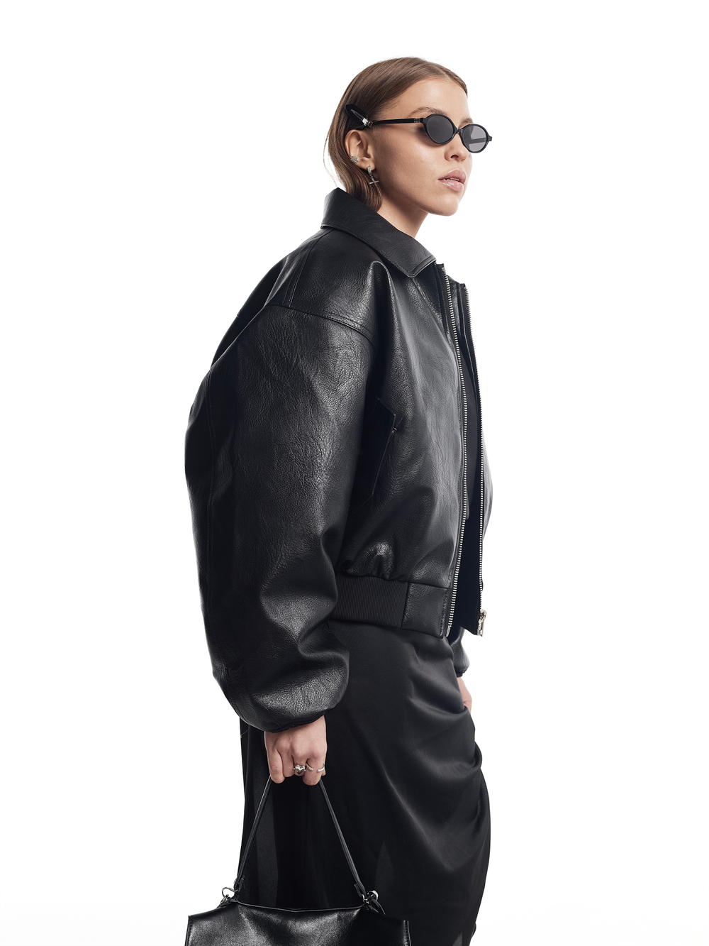 Кожаный Бомбер в черном цвете