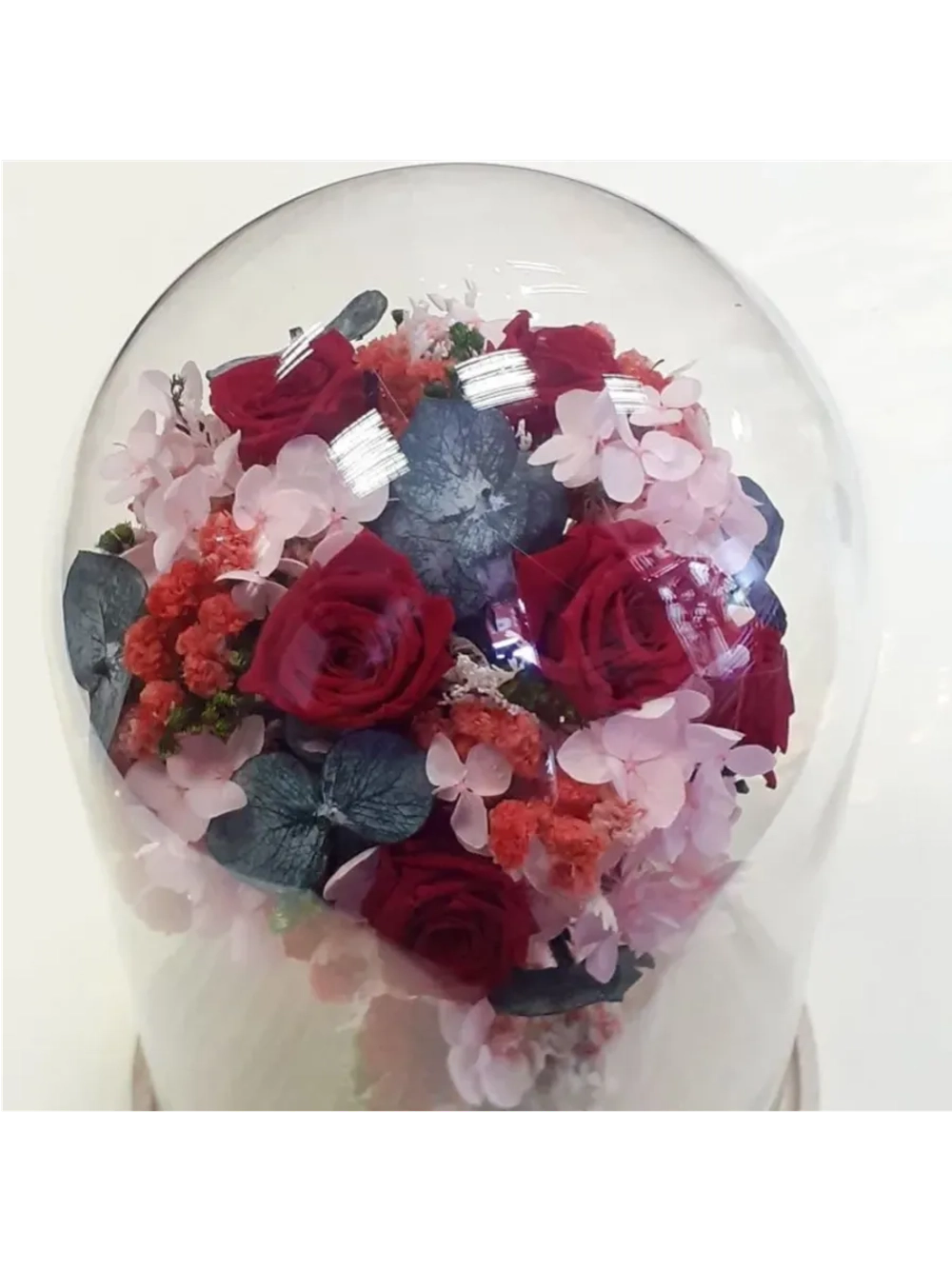 деревце из натуральных цветов в стекле