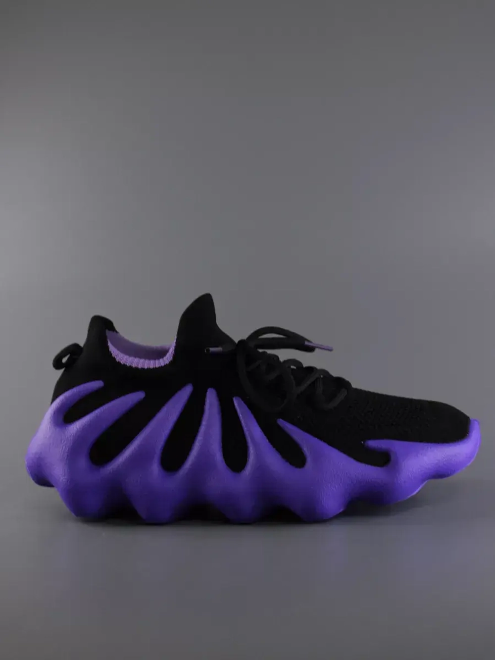 Кроссовки Изики - Yeezy boost- черно-фиолетовый