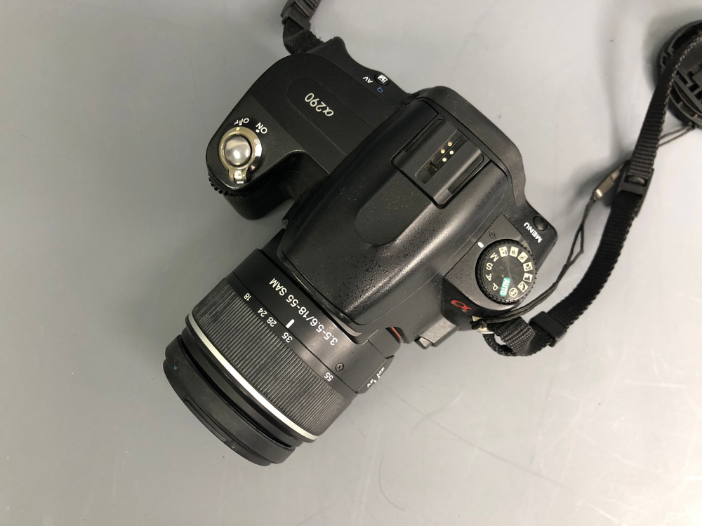 Sony A290 kit 18-55mm SAM 14.050 кадров