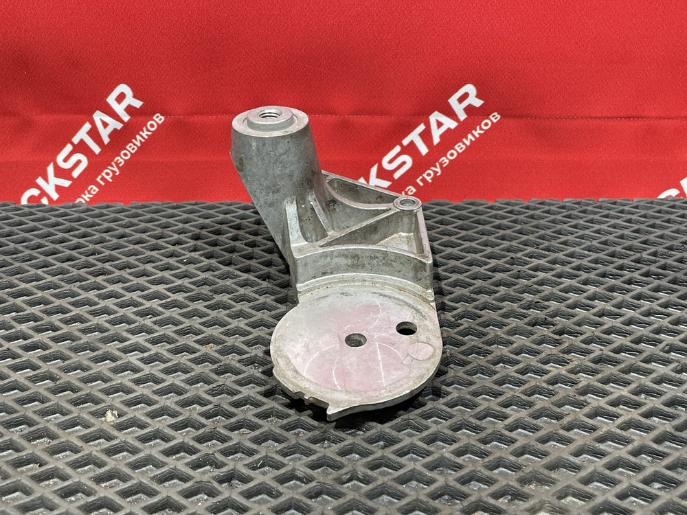 Кронштейн ролика натяжителя