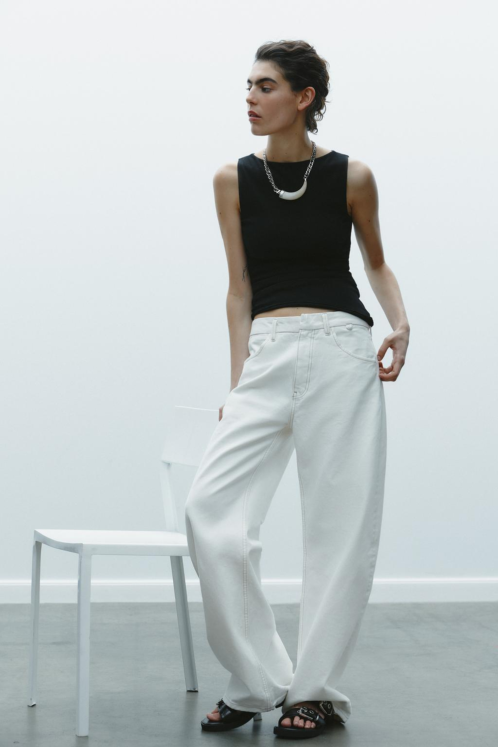 ZARA АСИММЕТРИЧНАЯ ФУТБОЛКА СО СБОРКАМИ, ЧЕРНЫЙ