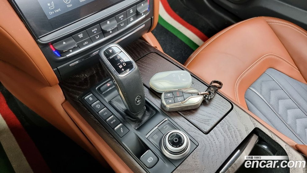 Maserati Quattroporte 3.0 Дизель GranLusso (08.2019)