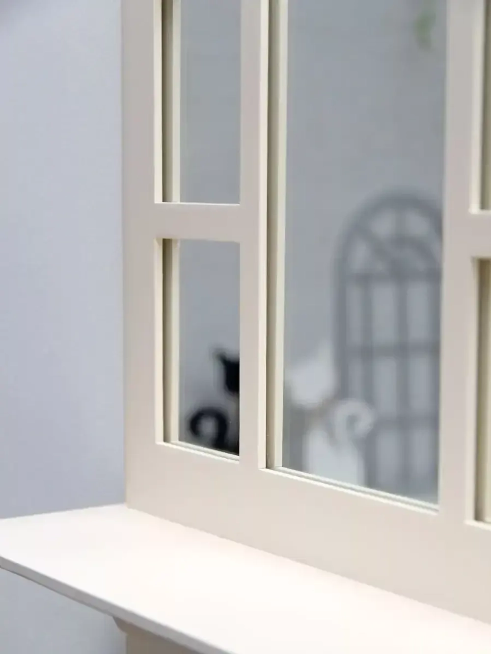 Зеркало на стену с полкой