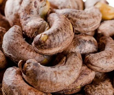 Кешью в кожуре