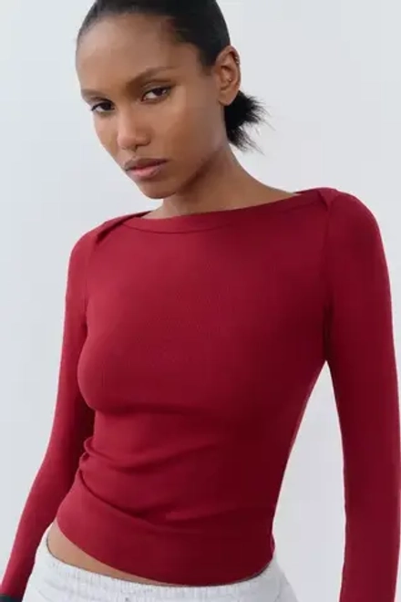 ZARA ФУТБОЛКА В РУБЧИК С ВЫРЕЗОМ «ЛОДОЧКА», ЦВЕТ БУРГУНДСКОГО ВИНА