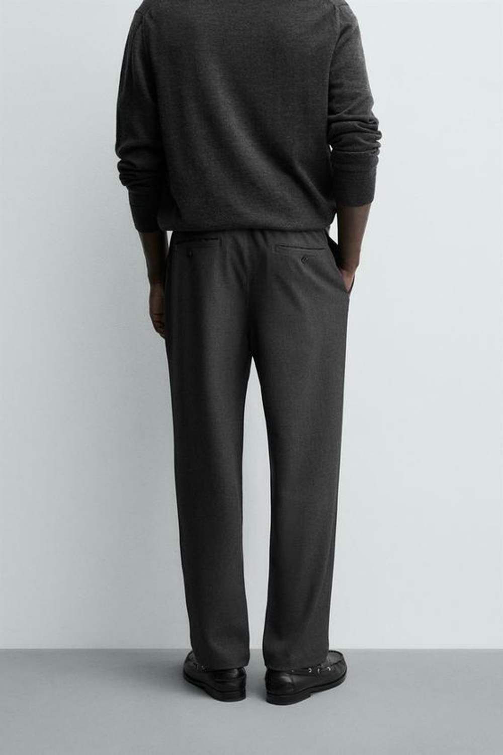 ZARA БРЮКИ STRAIGHT FIT КОМФОРТНОЙ ПОСАДКИ, СЕРЫЙ