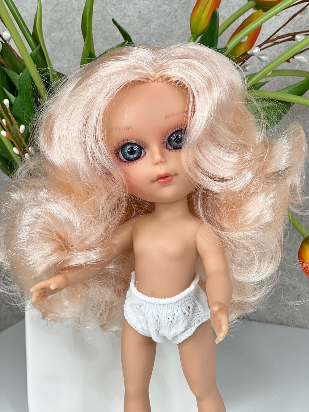 Кукла Nines виниловая 30см Dainty без одежды (2440W15)